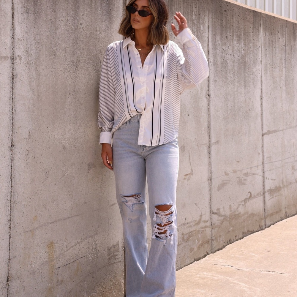 Vervet Light Blue 90’s Distressed Women Jeans